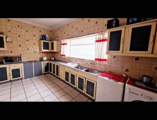 3 BEDROOM HOUSE FOR SALE IN REGENTS PARK